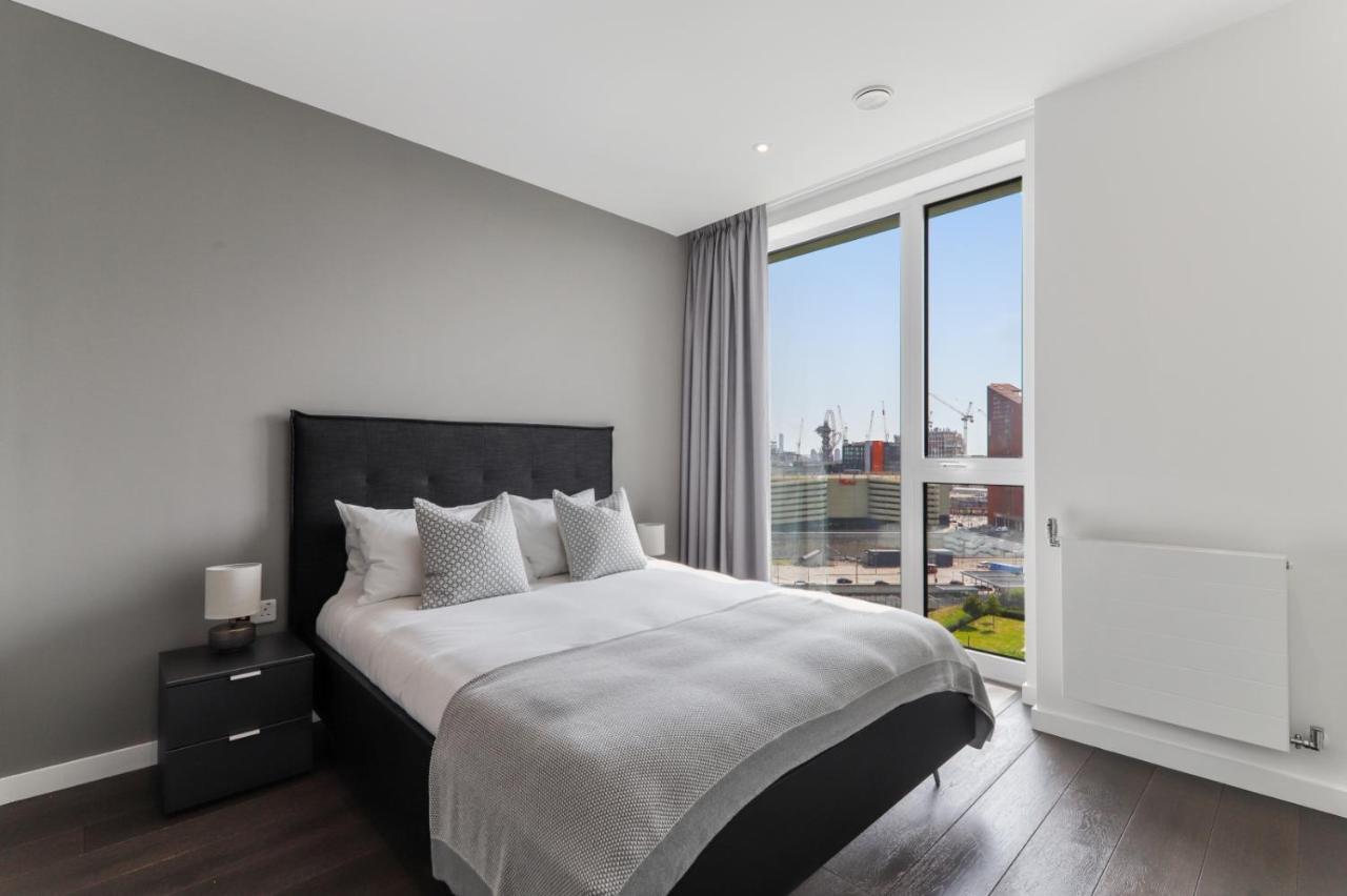 Ellie N Conys 3 Bedroom Apartment With 2 Bathrooms, An Ensuite, Kitchen And Balcony In Stratford Westfield ロンドン エクステリア 写真